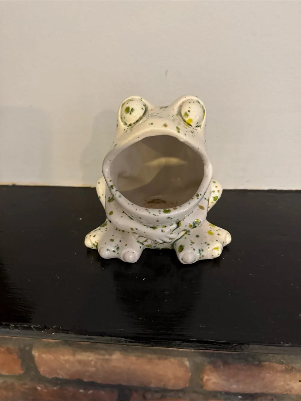 Ceramic Frog Planter - White with Green Speckles